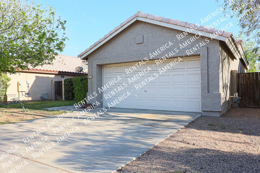 Nicely Upgraded 3 Bedroom Home In Harmon Ranch!!! property image