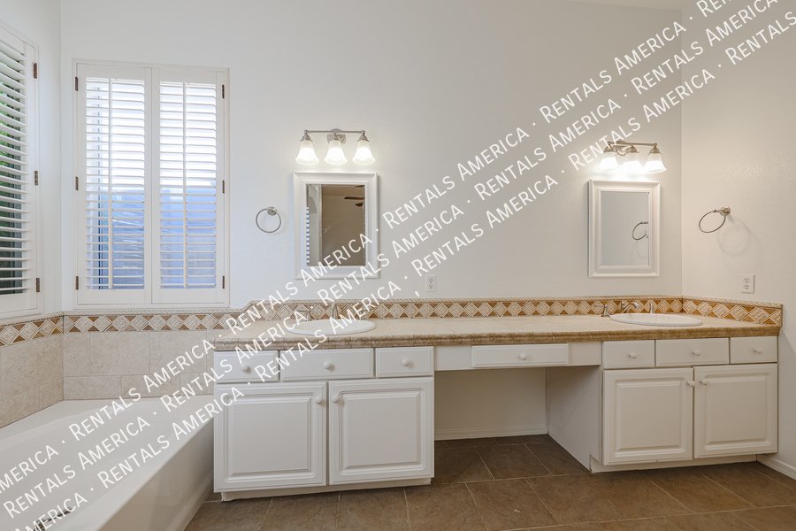 Nicely Upgraded 3 Bedroom Home In Harmon Ranch!!! property image