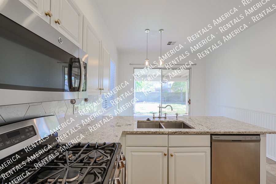 Nicely Upgraded 3 Bedroom Home In Harmon Ranch!!! property image