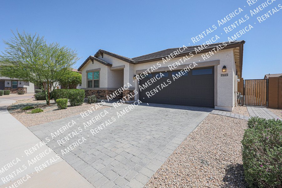 Beautiful 5 Bedroom in Tuscano Community! property image
