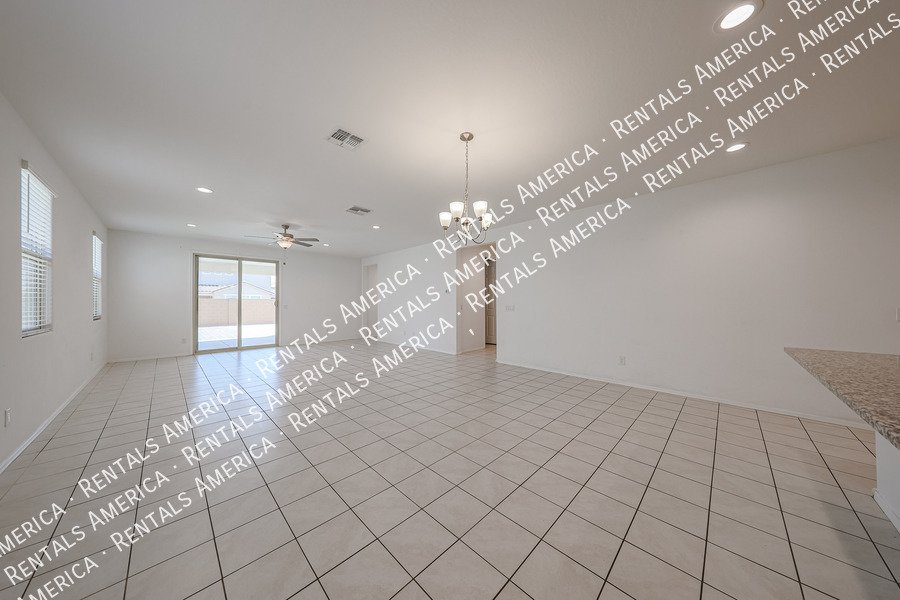 Beautiful 5 Bedroom in Tuscano Community! property image