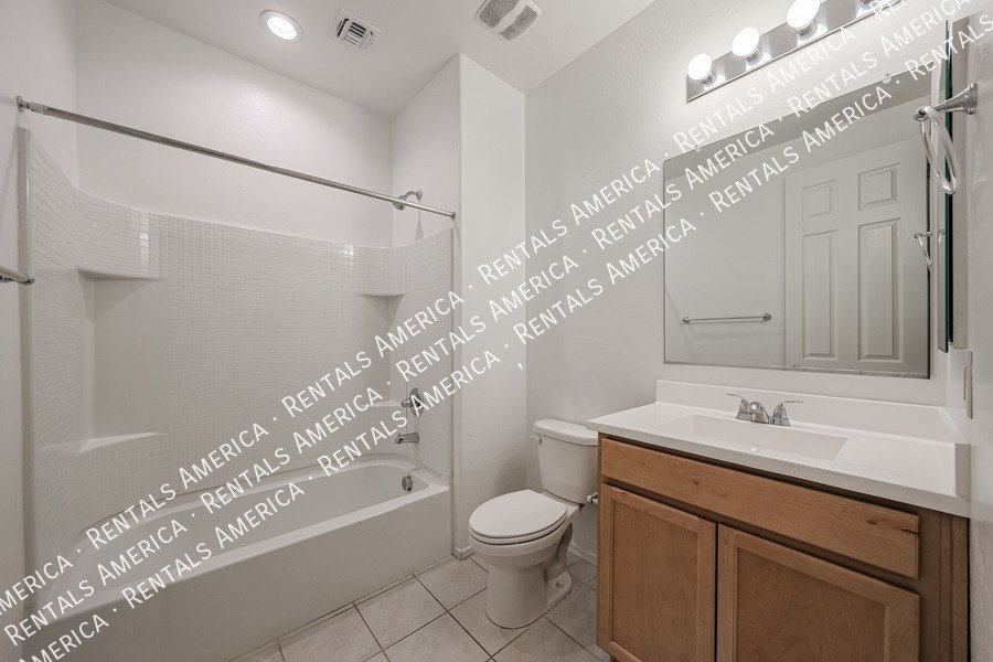 Beautiful 5 Bedroom in Tuscano Community! property image