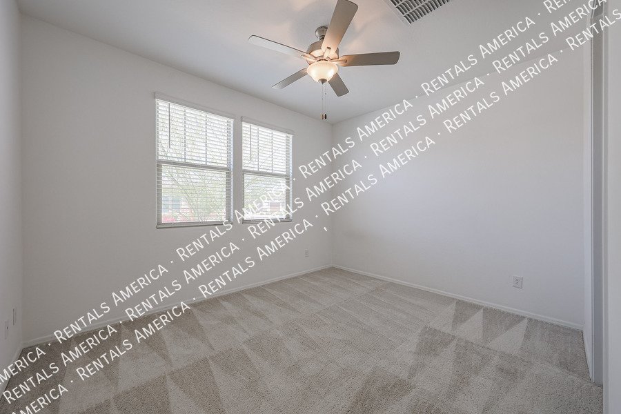 Beautiful 5 Bedroom in Tuscano Community! property image