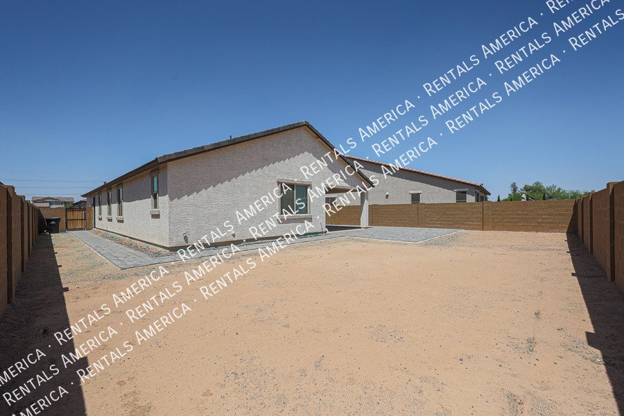 Beautiful 5 Bedroom in Tuscano Community! property image