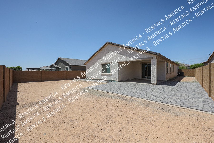 Beautiful 5 Bedroom in Tuscano Community! property image