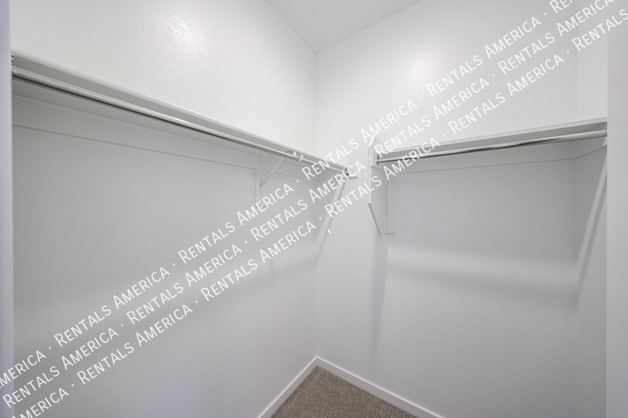 New Home 4 bed, 3.5 baths! Amenities! property image