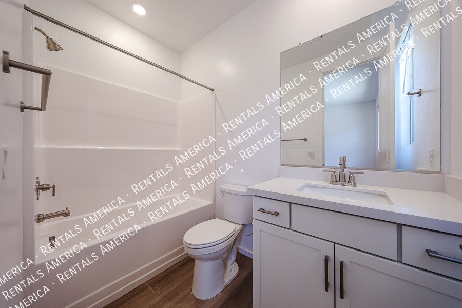 New Home 4 bed, 3.5 baths! Amenities! property image