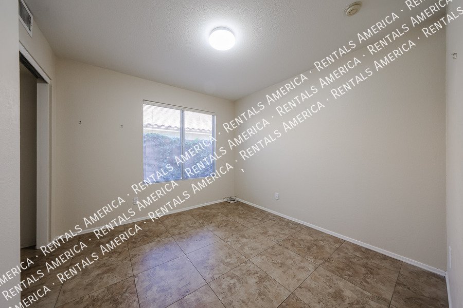 Spacious 5 Bed / 3 Bath Home in Desirable Hillcrest Ranch property image