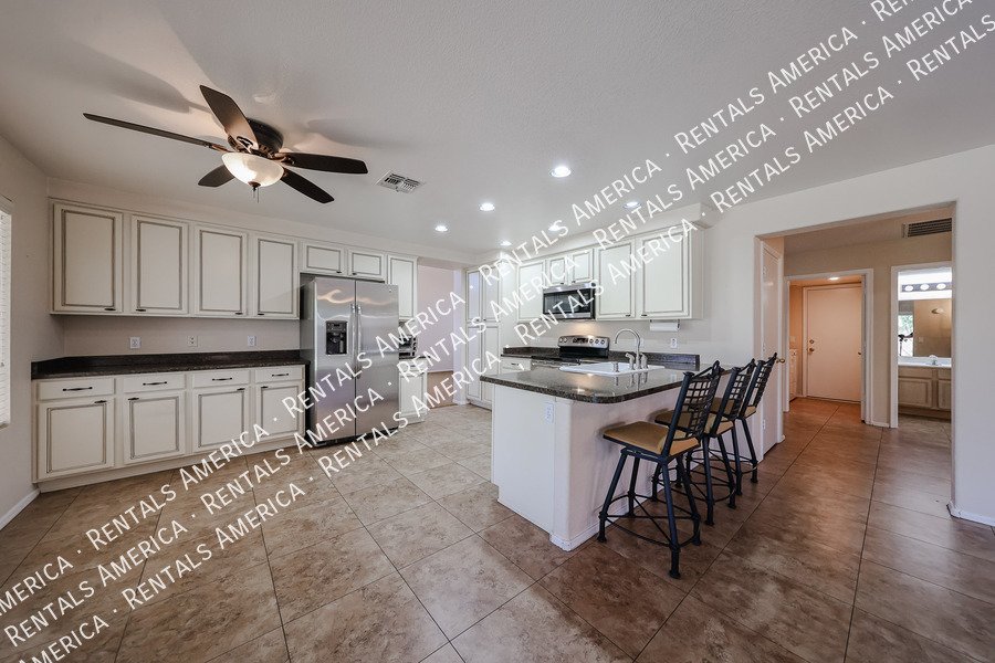 Spacious 5 Bed / 3 Bath Home in Desirable Hillcrest Ranch property image