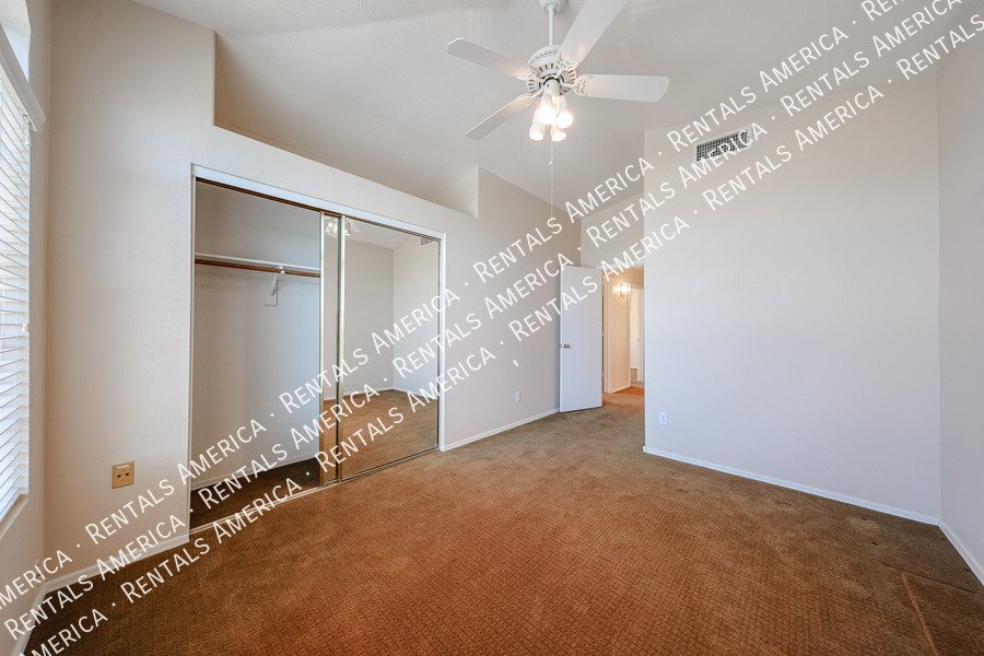 Spacious 5 Bed / 3 Bath Home in Desirable Hillcrest Ranch property image