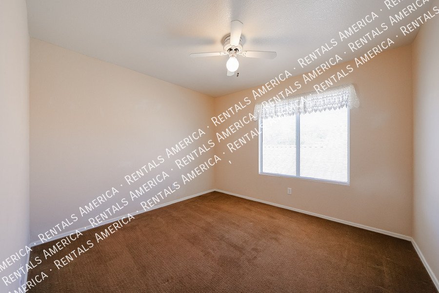 Spacious 5 Bed / 3 Bath Home in Desirable Hillcrest Ranch property image