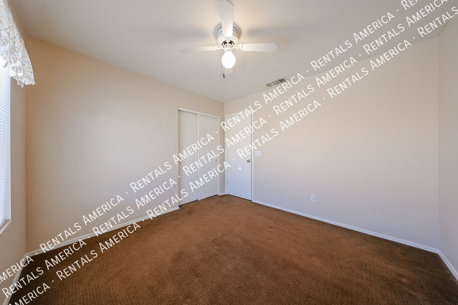 Spacious 5 Bed / 3 Bath Home in Desirable Hillcrest Ranch property image
