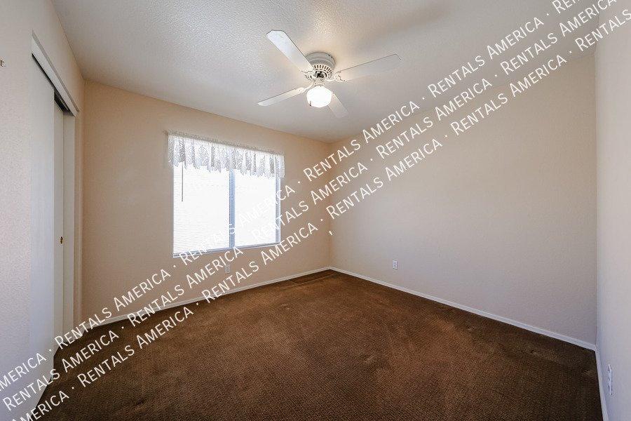 Spacious 5 Bed / 3 Bath Home in Desirable Hillcrest Ranch property image