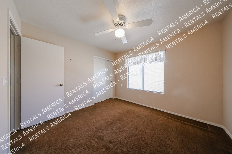 Spacious 5 Bed / 3 Bath Home in Desirable Hillcrest Ranch property image