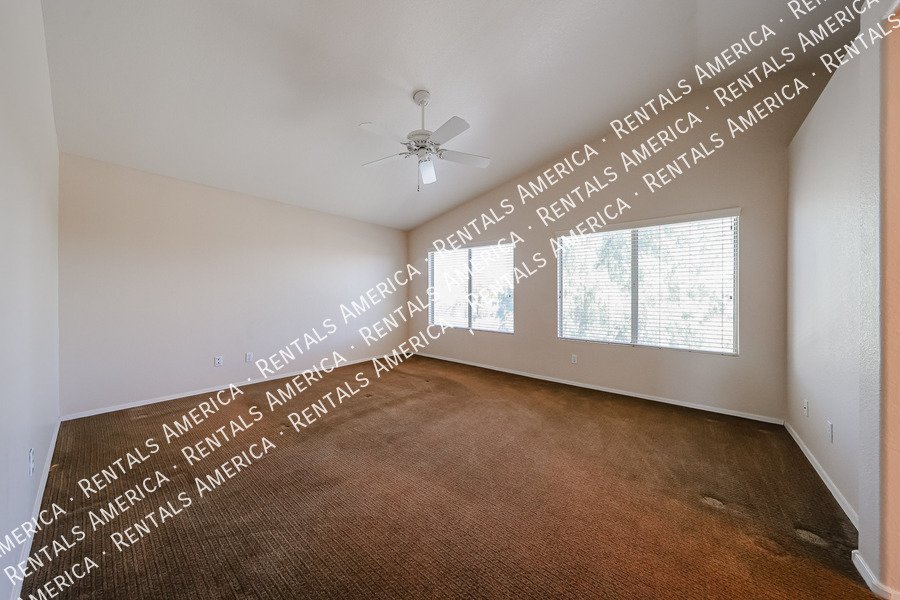 Spacious 5 Bed / 3 Bath Home in Desirable Hillcrest Ranch property image