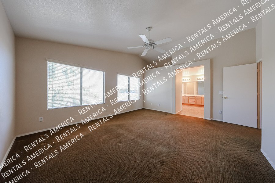 Spacious 5 Bed / 3 Bath Home in Desirable Hillcrest Ranch property image