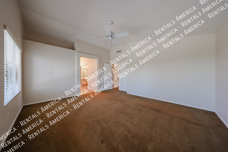 Spacious 5 Bed / 3 Bath Home in Desirable Hillcrest Ranch property image