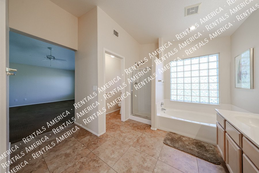 Spacious 5 Bed / 3 Bath Home in Desirable Hillcrest Ranch property image