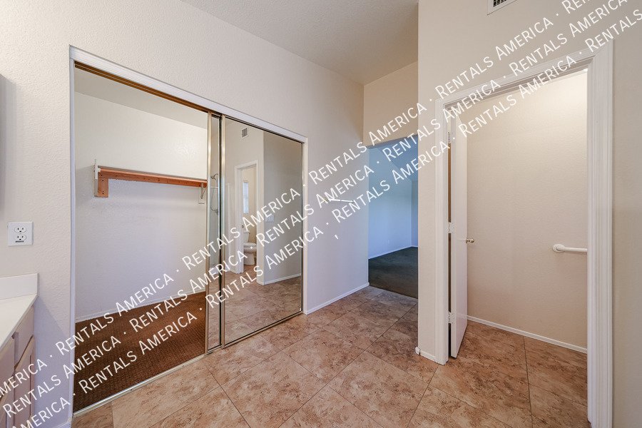 Spacious 5 Bed / 3 Bath Home in Desirable Hillcrest Ranch property image