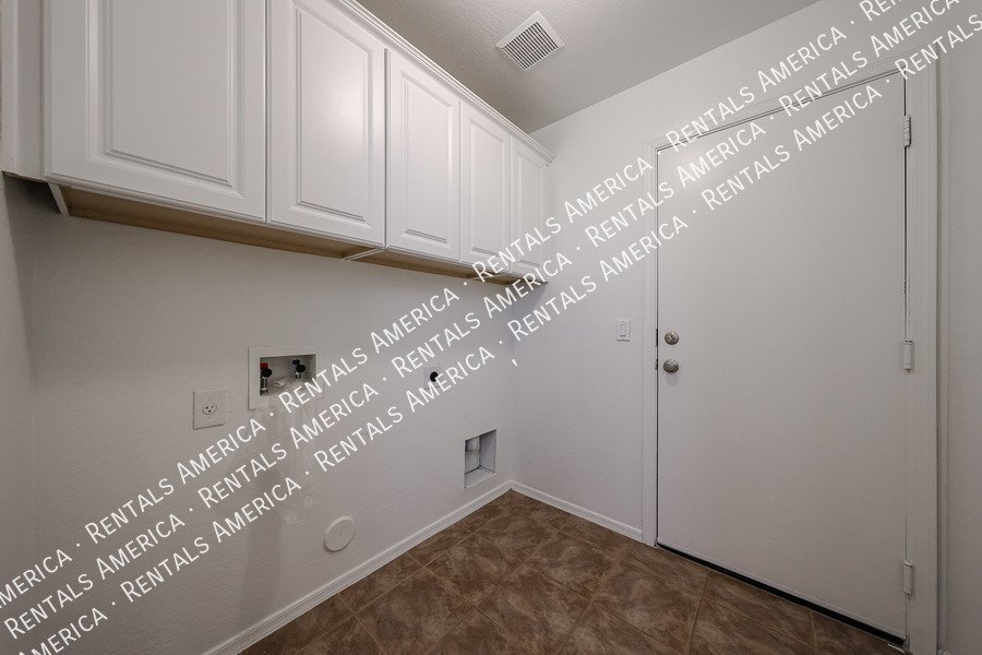 Meticulously Maintained single level home property image