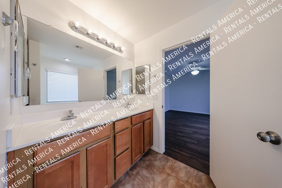 Meticulously Maintained single level home property image