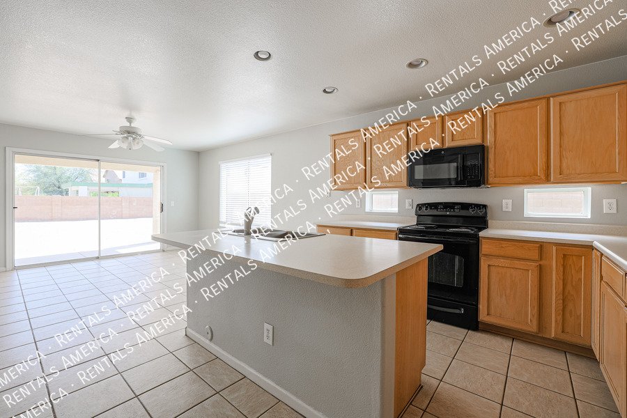 Minutes from Westgate Entertainment District! property image