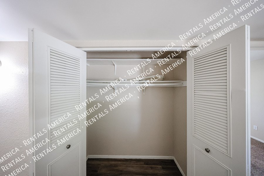 Amazing 2 BR / 2 BA North Glendale Townhome off Bellair Golf Park property image