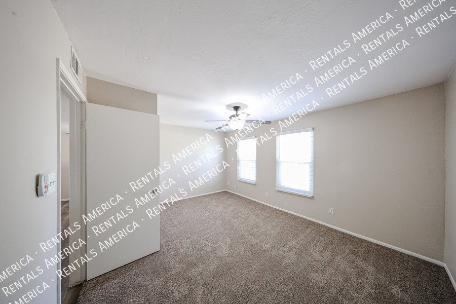 Amazing 2 BR / 2 BA North Glendale Townhome off Bellair Golf Park property image