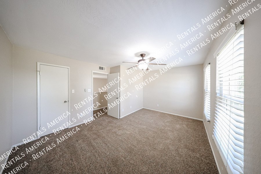 Amazing 2 BR / 2 BA North Glendale Townhome off Bellair Golf Park property image