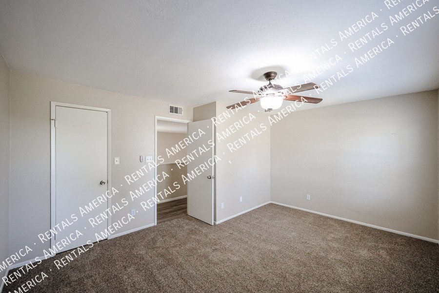 Amazing 2 BR / 2 BA North Glendale Townhome off Bellair Golf Park property image