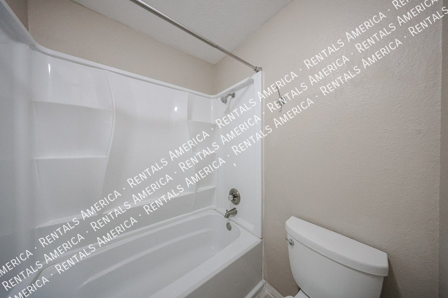 Amazing 2 BR / 2 BA North Glendale Townhome off Bellair Golf Park property image