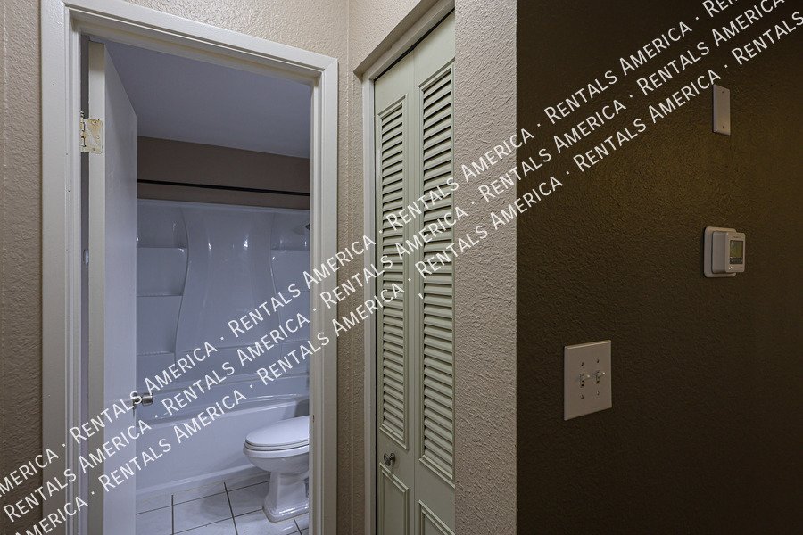 Amazing 2 BR / 2 BA North Glendale Townhome off Bellair Golf Park property image