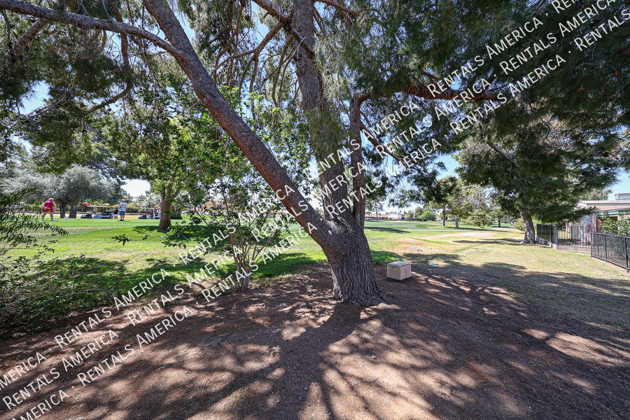 Amazing 2 BR / 2 BA North Glendale Townhome off Bellair Golf Park property image