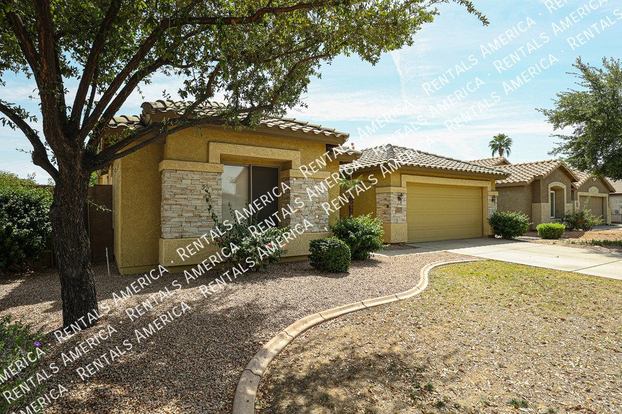 Move in Ready 4 Bedroom House W/ a Pool! property image