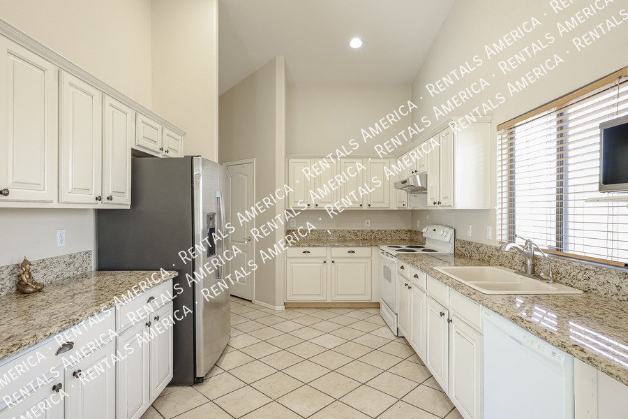 Move in Ready 4 Bedroom House W/ a Pool! property image