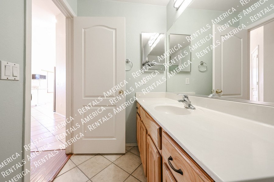 Move in Ready 4 Bedroom House W/ a Pool! property image