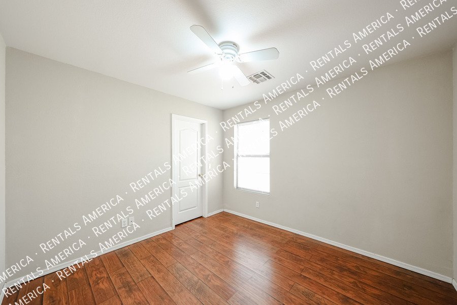 Move in Ready 4 Bedroom House W/ a Pool! property image
