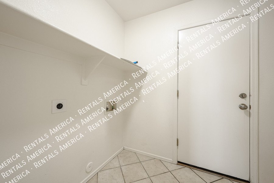 Move in Ready 4 Bedroom House W/ a Pool! property image