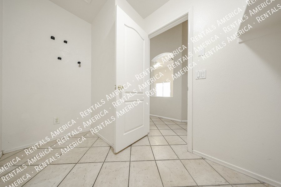 Move in Ready 4 Bedroom House W/ a Pool! property image
