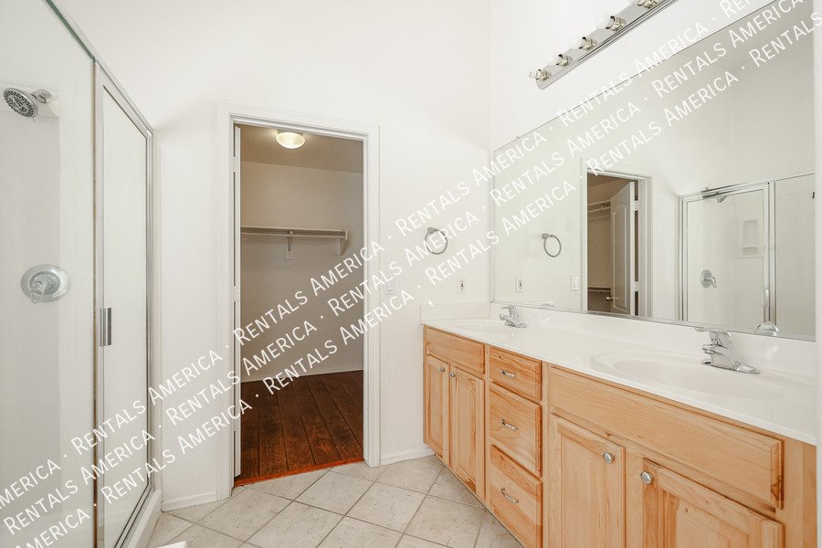 Move in Ready 4 Bedroom House W/ a Pool! property image