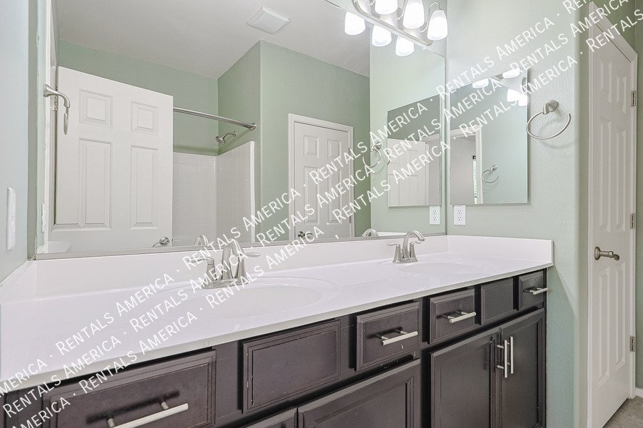 Beautiful 3bed 2 bath single level home-Landscape included! property image