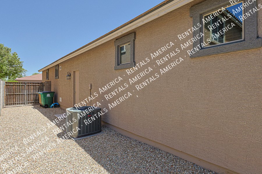 Beautiful 3bed 2 bath single level home-Landscape included! property image