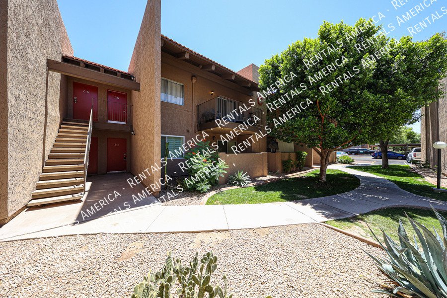 Upgraded 2 bed 2 bath condo property image