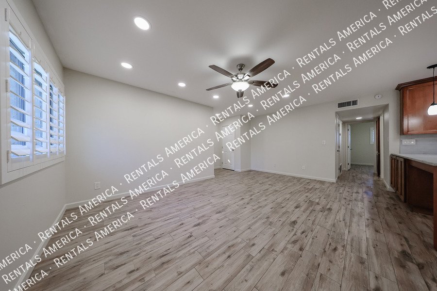 Upgraded 2 bed 2 bath condo property image