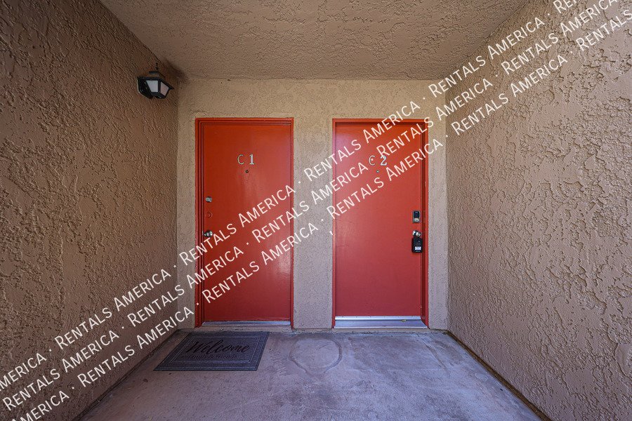 Upgraded 2 bed 2 bath condo property image