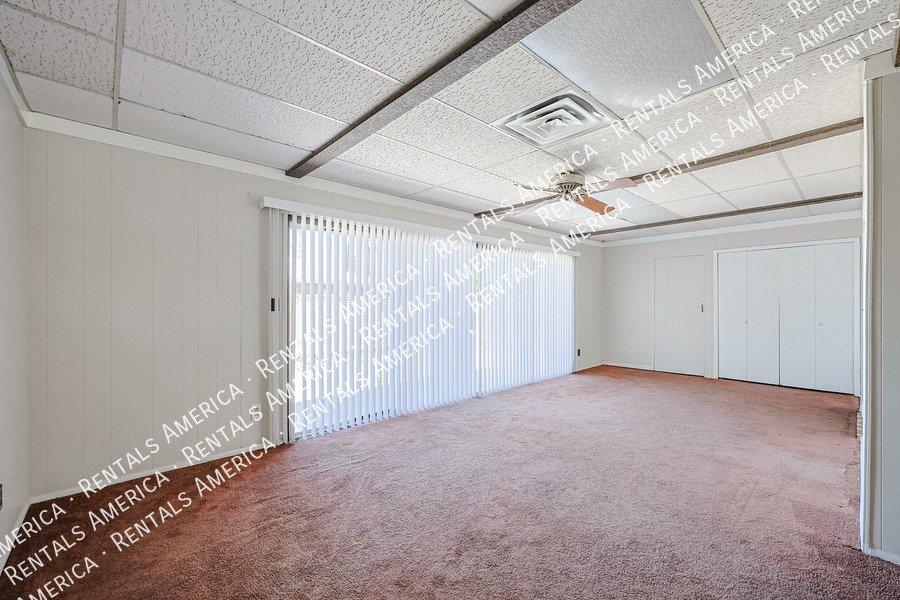 2114 W Myrtle Ave property image