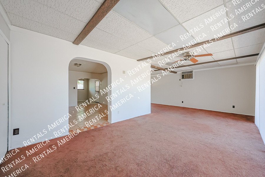 2114 W Myrtle Ave property image