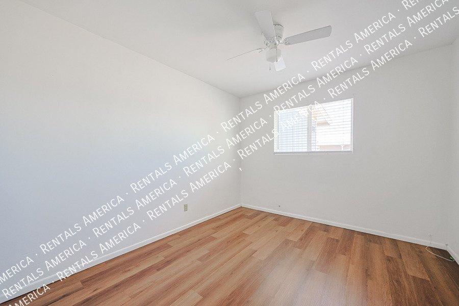 2114 W Myrtle Ave property image