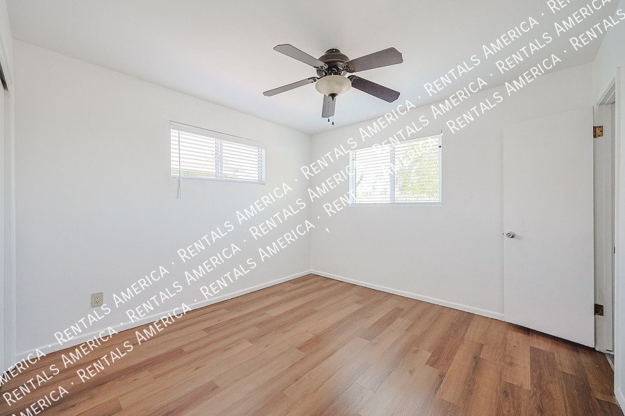 2114 W Myrtle Ave property image