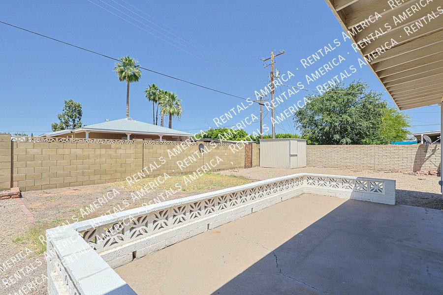 2114 W Myrtle Ave property image